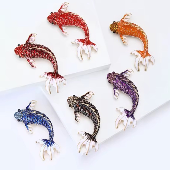 Blue Fish Gold Luck Brooch - Picture 3 of 4